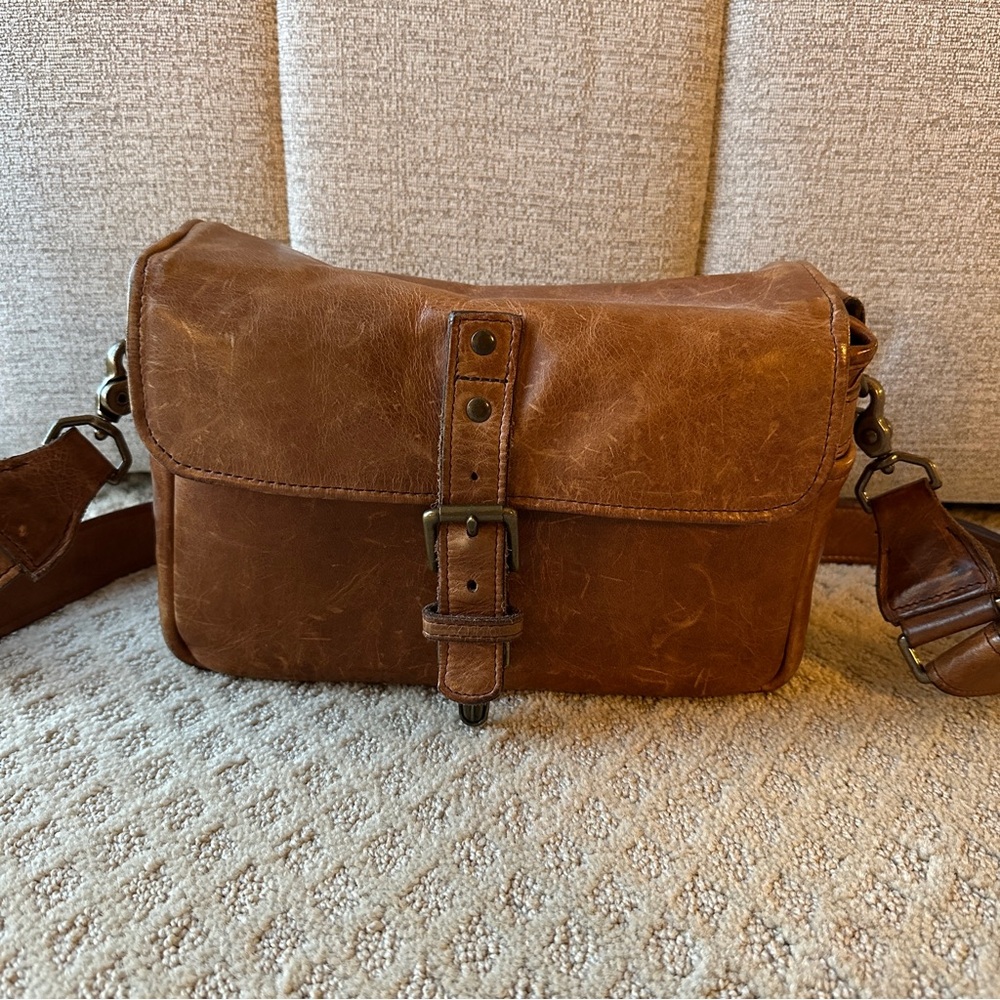 Ona - The Bowery - Brown Leather Camera Bag